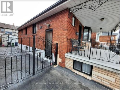 House For Sale In Fairbanks, Toronto, Ontario