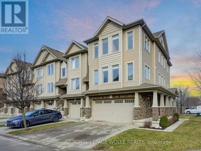 Townhouse For Sale In Central Park, Cambridge, Ontario