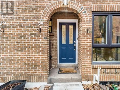 Townhouse For Sale In Guildwood, Toronto, Ontario