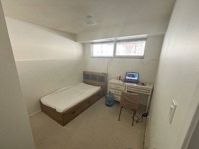 Calgary Room For Rent For Rent | Brentwood | A Male Student Room for