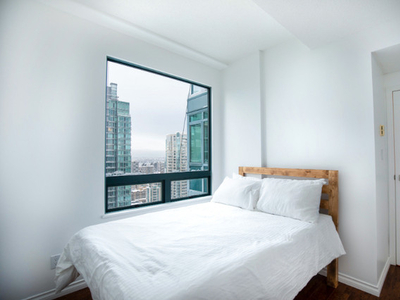 Downtown Vancouver Living Awaits! Room for Students!