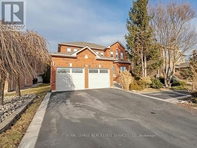 House For Sale In West Oak Trails, Oakville, Ontario