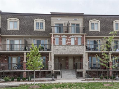 Stacked Townhouse 2 Bed 2 Bath 2 Park Kitchener $2200/month