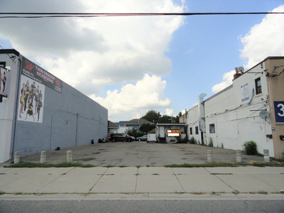 Vacant Car Lot For Lease - Danforth Ave!! High exposure location