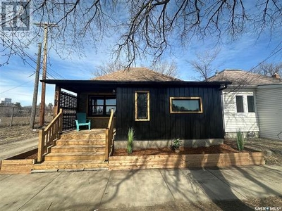House For Sale In West Industrial, Saskatoon, Saskatchewan