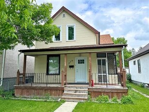 House For Sale In Chalmers, Winnipeg, Manitoba