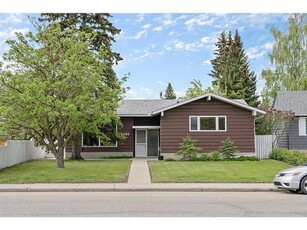 House For Sale In Palliser, Calgary, Alberta