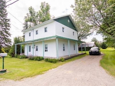 Two or more storey for sale (Saguenay/Lac-Saint-Jean)