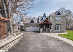 Single-Family in Barrie, Ontario