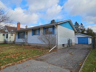 3 Bds Bungalow - 107 Mill St. S Located In The Village Of Newcas