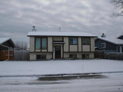 House For Sale In Dunluce, Edmonton, Alberta