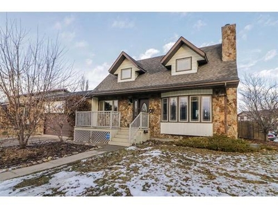 House For Sale In Rosedale Estates, Red Deer, Alberta