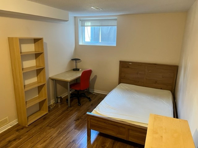 1 FEB - Female Mature Students - Furnished Room at Bank/Walkley