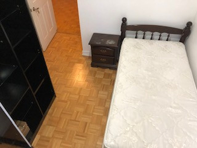 1 Small Bedroom for Female in Downtown Toronto