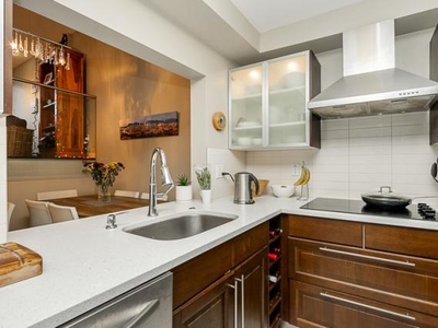 2 Bedroom Condominium Vancouver BC For Rent At 4500