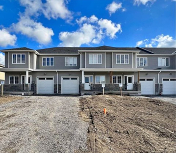 3 BED & 3 BATH - TOWNHOME FOR RENT - Belleville, ON