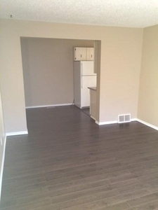 3 Bedroom Detached House Edmonton AB For Rent At 1300