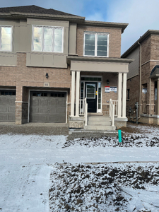 3 Bedroom Semi For Lease in Barrie