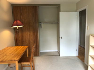 A furnished large room available in Orleans