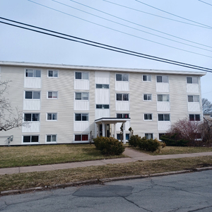 Beautiful Large 2BR Apartment Located in Heart of New Glasgow