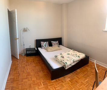Daily private room in Downtown Toronto