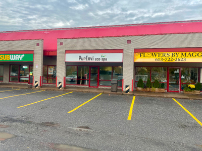 END CAP RETAIL UNIT FOR LEASE NEAR WESTBORO