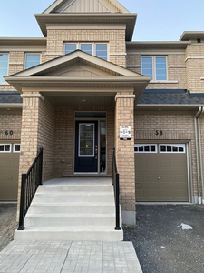 For Rent 3BR Townhouse in North Oshawa