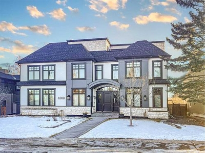 House For Sale In Britannia, Calgary, Alberta