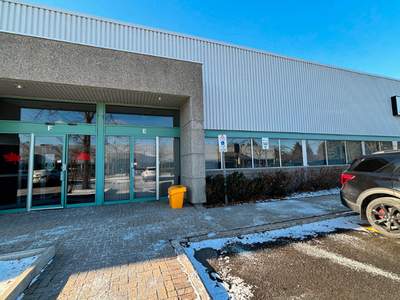 Industrial/Office (with loading) in St. Laurent Business Park