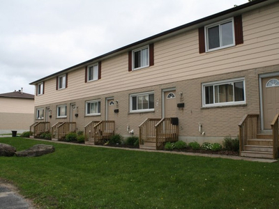ORILLIA: VILLAGE WEST - 3 Bdrm Townhome for February 1, 2024