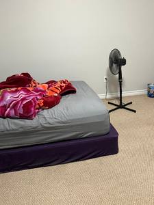 Room for rent in sharing for girls