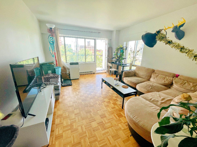 [SOLD] Downtown Furnished 3 1/2 Apartment right across McGill