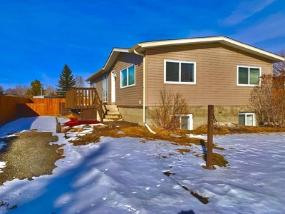221 Spring Dale Circle Se, Airdrie, Residential