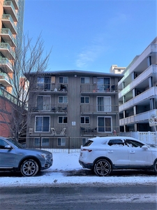 Calgary Apartment For Rent | Beltline | Cozy Bachelor Suite Available in
