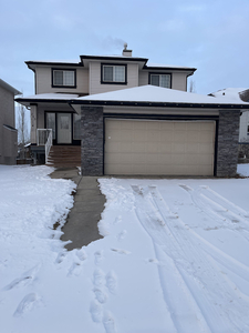 Chestermere Pet Friendly House For Rent | 4 Bed + 3 bath
