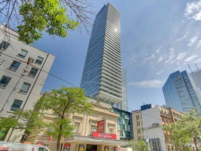 Condo/Apartment for sale, 224 King St W 4302, Greater Toronto Area, Ontario, in Toronto, Canada