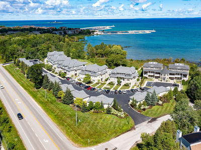 Condo/Apartment for sale, 40 Trott Boulevard 504, Southern Georgian Bay, Ontario, in Collingwood, Canada