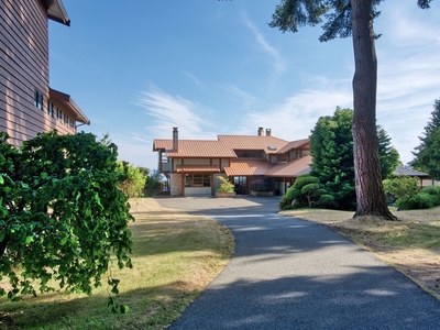 House for sale, 3147 Beach Avenue, Sunshine Coast, British Columbia, in Roberts Creek, Canada