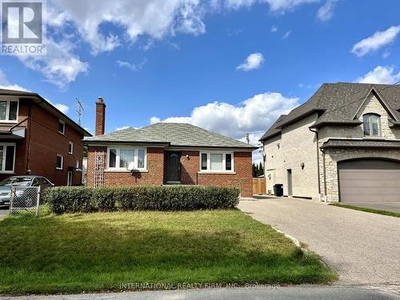 House For Sale In Alderwood, Toronto, Ontario