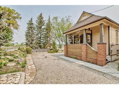 House For Sale In Inglewood, Calgary, Alberta