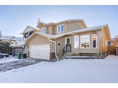 House For Sale In MacEwan Glen, Calgary, Alberta