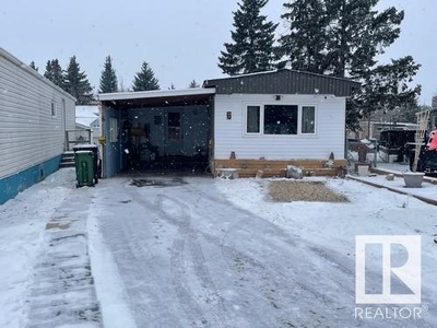 House For Sale In Maple Ridge, Edmonton, Alberta