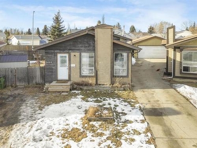 House For Sale In Minchau, Edmonton, Alberta