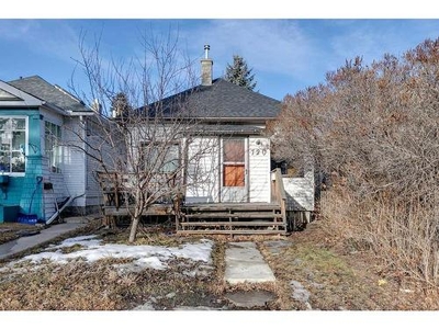 House For Sale In Mount Pleasant, Calgary, Alberta