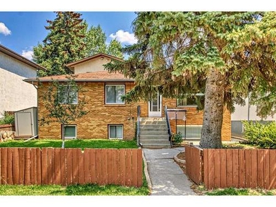 House For Sale In Renfrew, Calgary, Alberta