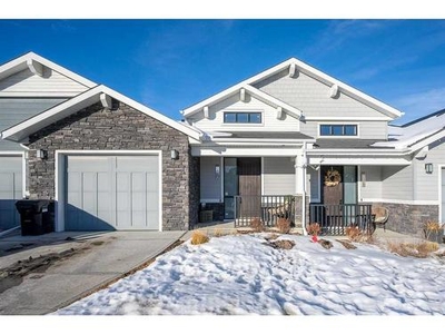 Townhouse For Sale In Crestmont, Calgary, Alberta