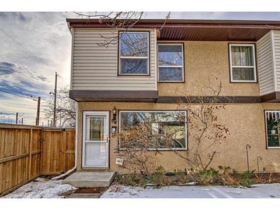 Townhouse For Sale In Southwood, Calgary, Alberta
