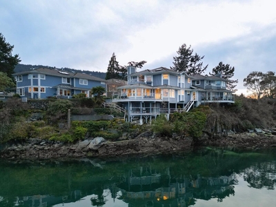 Luxury Flat for sale in Salt Spring Island, Canada