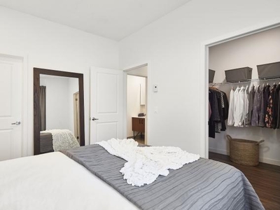 3 Bedroom Apartment Laval QC