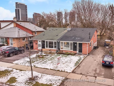 House for rent, 67 Holcolm Rd, in Toronto, Canada